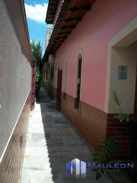 Casa para alugar com 5 quartos, 520m² - Foto 3
